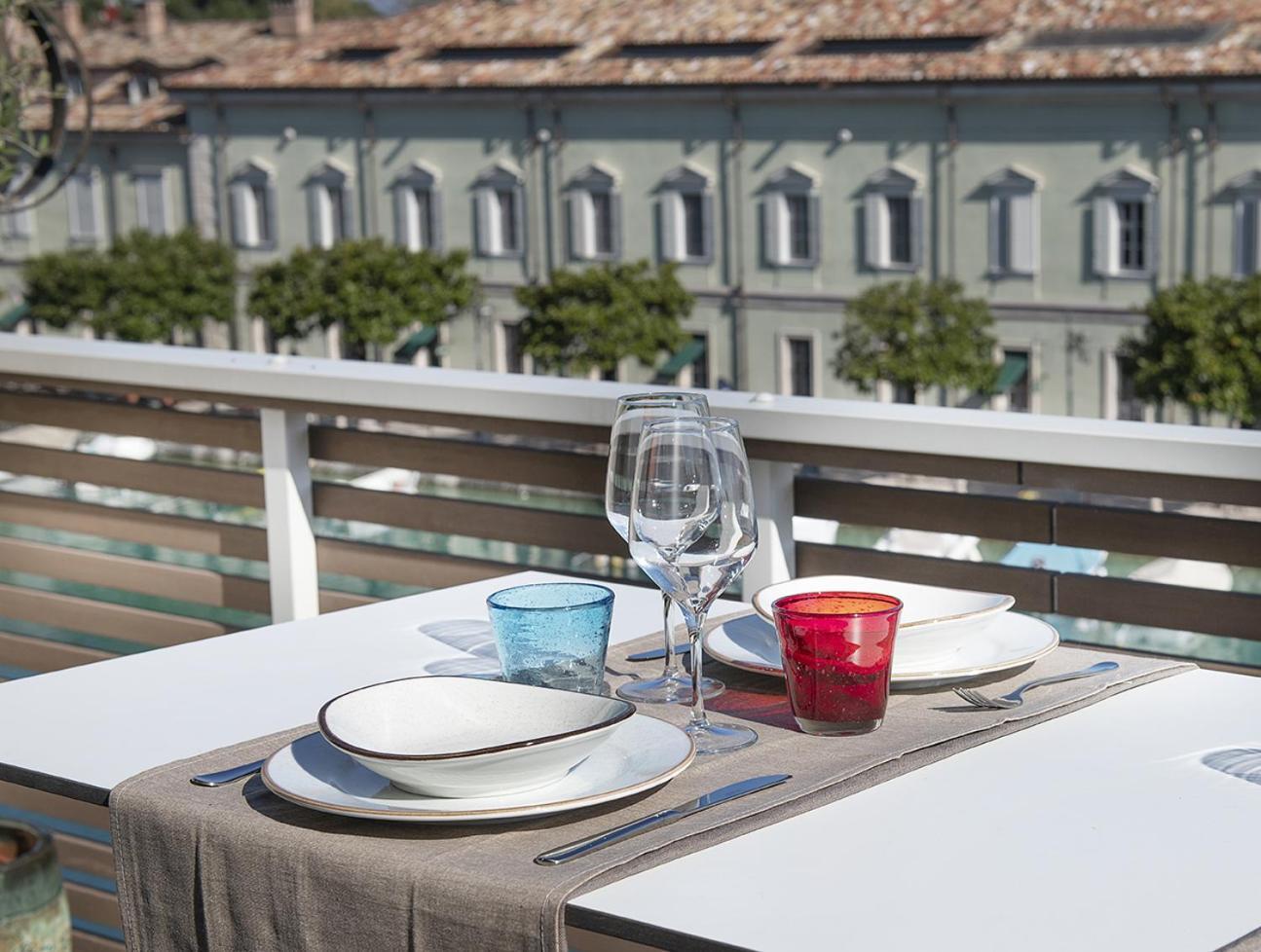 Palazzo Cordigero - Apartments Пескьера-дель-Гарда Экстерьер фото